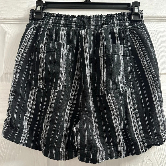 Briggs New York Women's Pull-On Shorts, Large - Picture 6 of 6